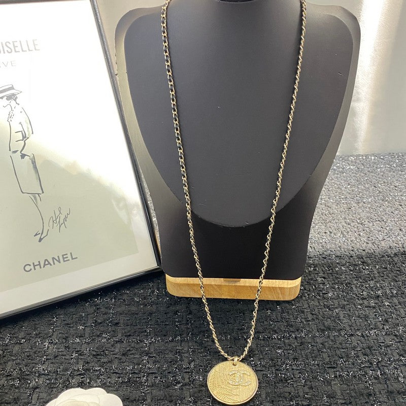 18K  Chanel 22S Vintage Necklace